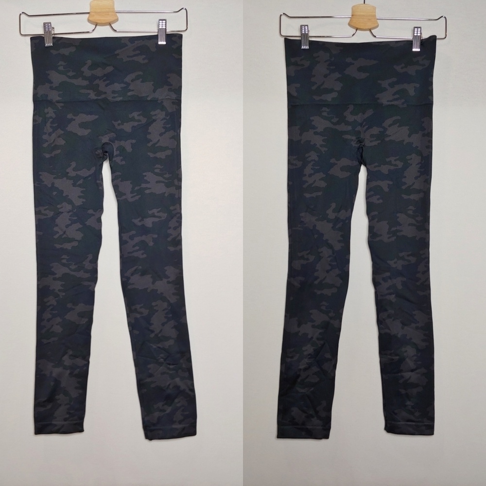 Spanx EcoCare Seamless Knit Leggings Black Gray Blue Camo‎ Print Medium M 29"